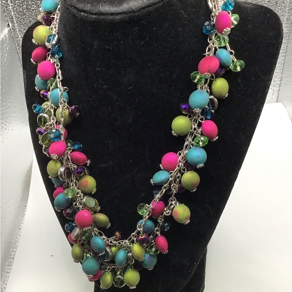 NWOT Beautiful Multiple colored Bead Necklace